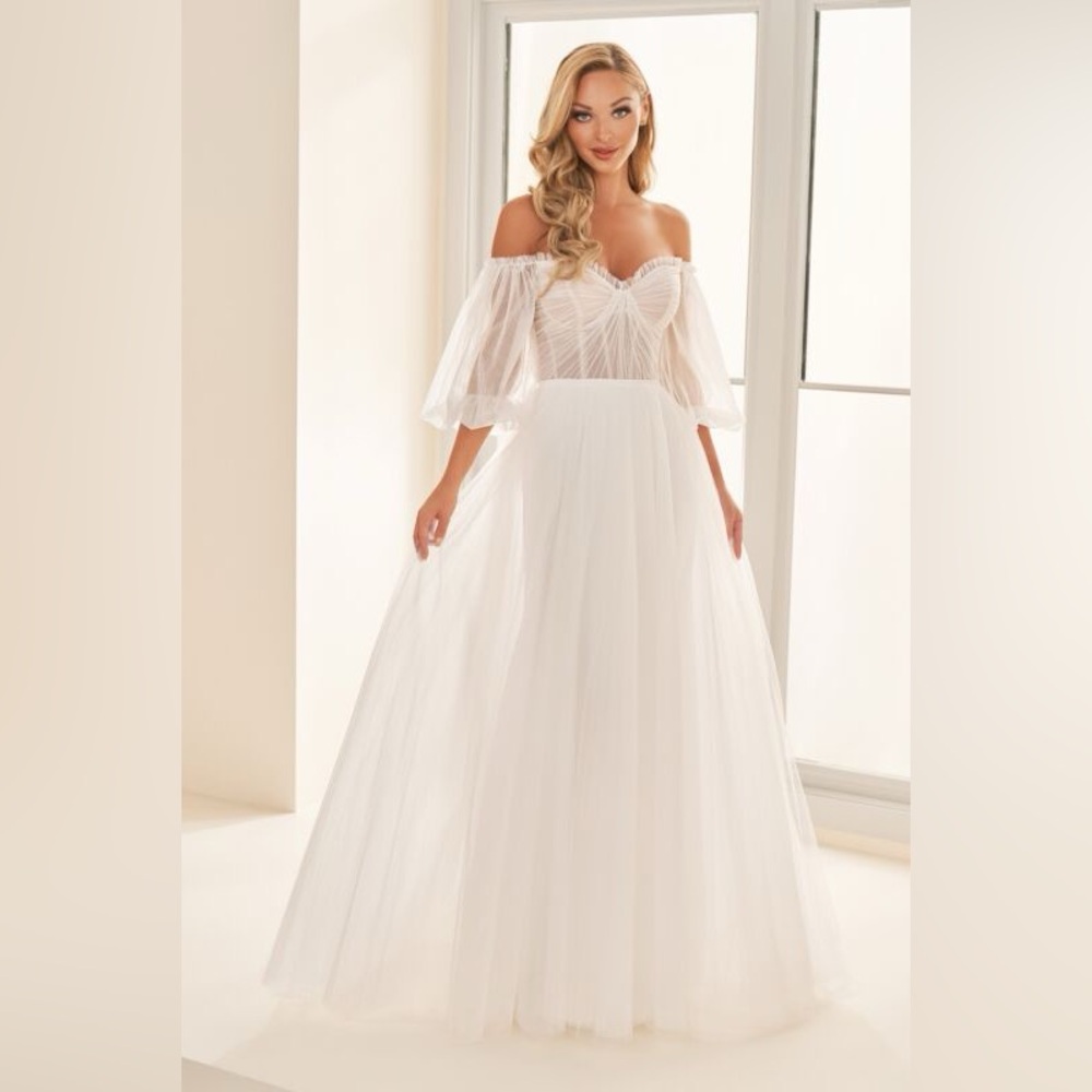 Mon Cheri Enchanting Off Shoulder Puff Sleeve Tulle Wedding Dress SZ 2 NWT E2520